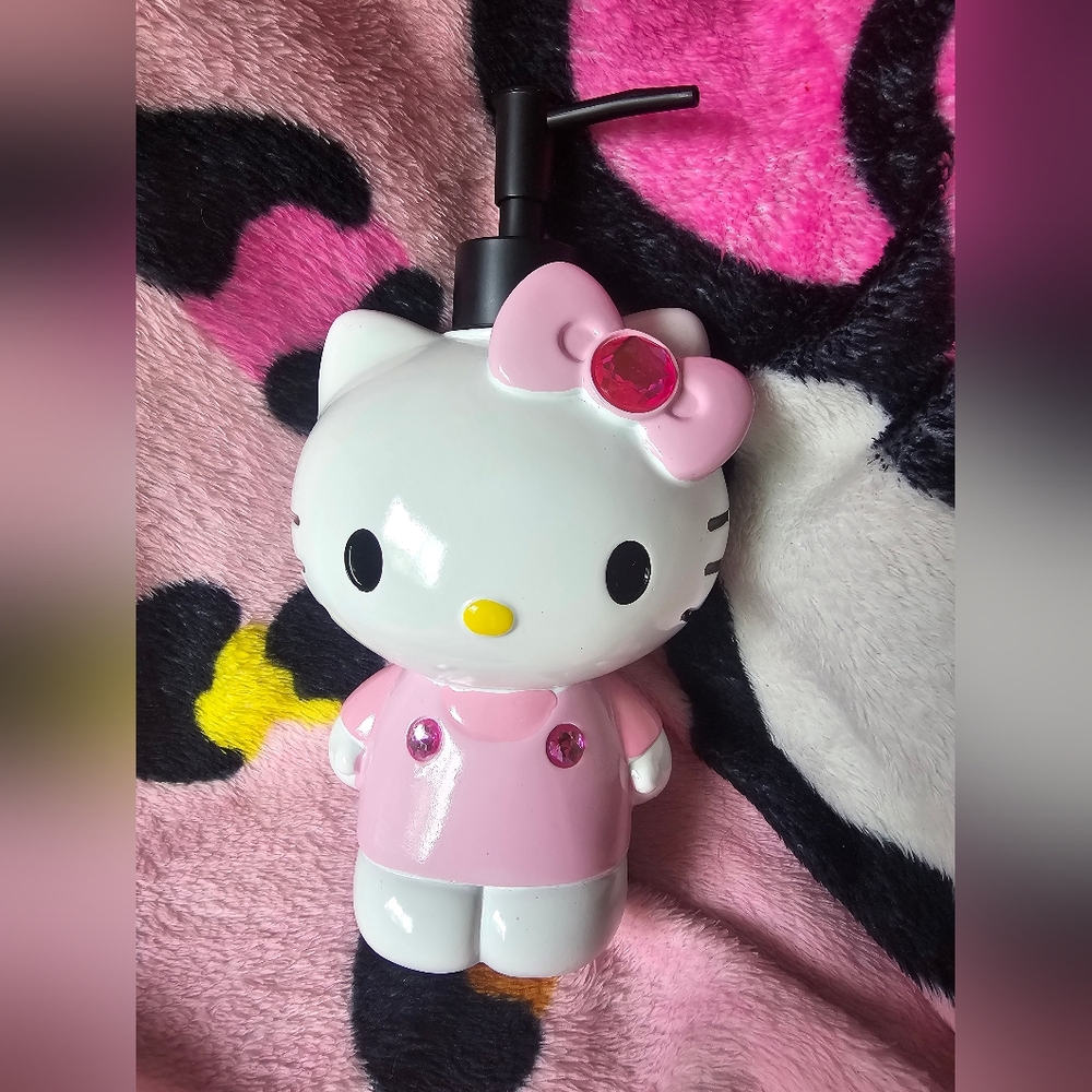 Hello kitty soap dispenser